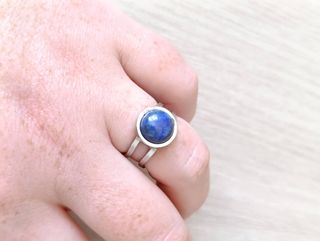 Anillo ajustable de lapislázuli