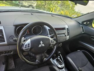 Mitsubishi Outlander 2011