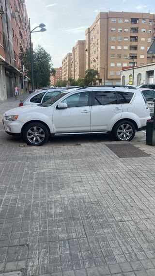 Mitsubishi Outlander 2011
