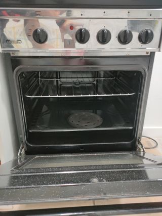 Cocina a gas con horno integrado