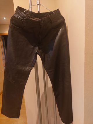 Pantalón de piel marrón