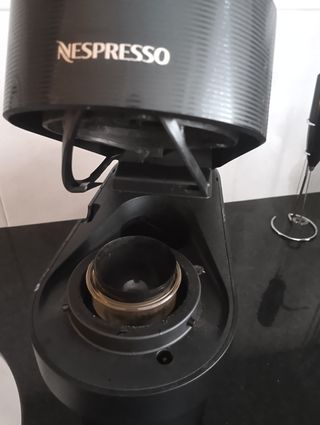 Cafetera Nespresso Negra Delonghy