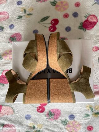 Sandalias Bimba y Lola Tacon Verde Talla 37