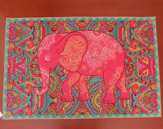 Alfombra Zen Art de Elefante Multicolor. NUEVA.
