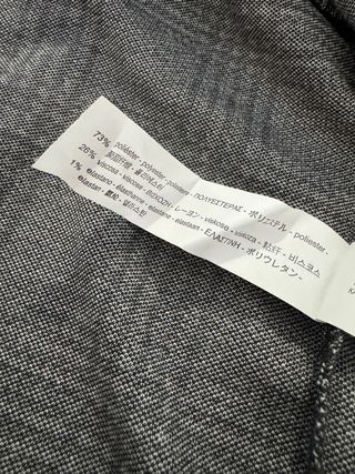 Sudadera de cuadros blanca y negra