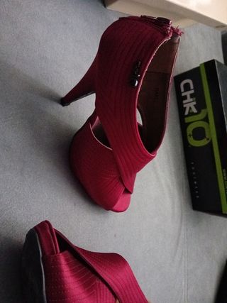 Zapatos de tacón alto burdeos