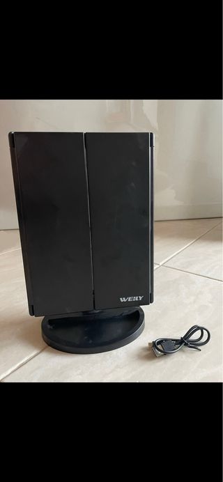 Specchio nero con luci LED