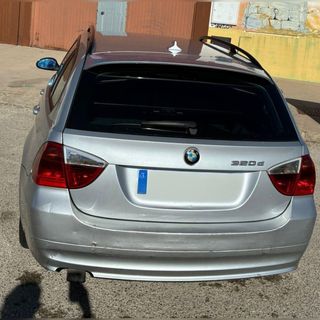 BMW  320 d Touring familiar . Automático 