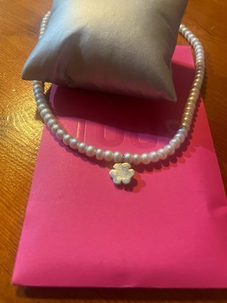 Collar Tous perlas y colgante flor oro