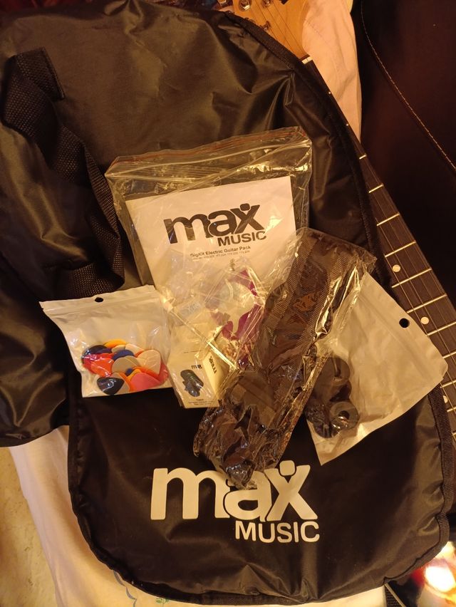 Guitarra Eléctrica Max Sunburst