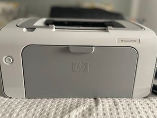 Impresora HP LaserJet P1102 gris