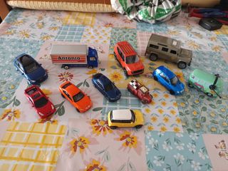 11 Coches de Juguete Variados