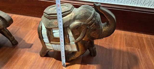 2 Figuras de Elefante Metal Dorado.