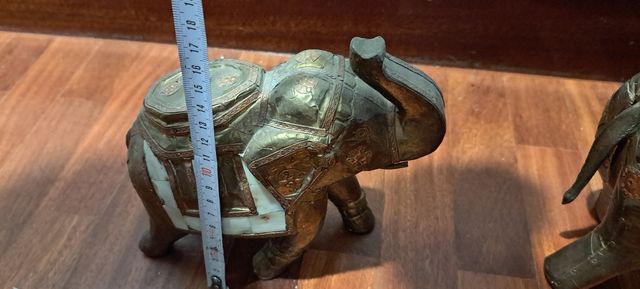 2 Figuras de Elefante Metal Dorado.