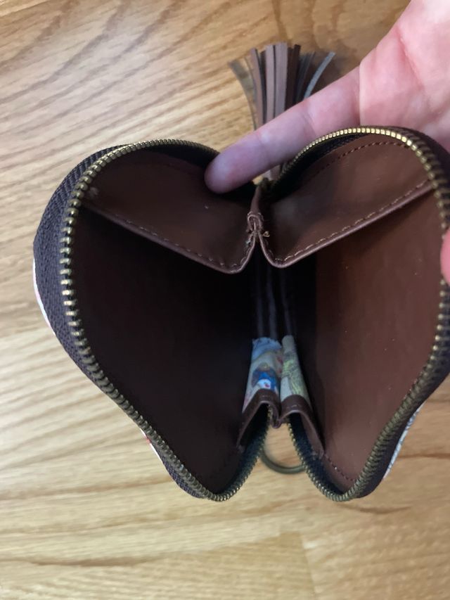 Cartera con llavero de corazón