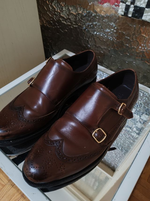 Zapatos de vestir marrones con doble hebilla