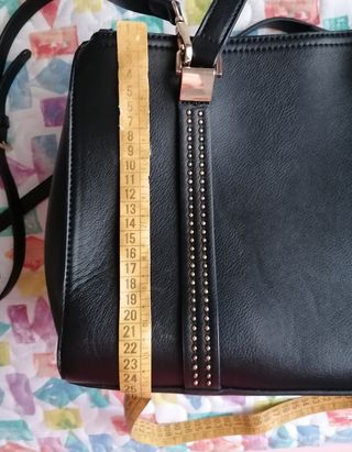 Bolso Negro Tachas, Sfera