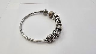 Pulsera Pandora 8 Charm , rigida , diametro 6 cm