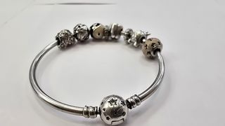 Pulsera Pandora 8 Charm , rigida , diametro 6 cm