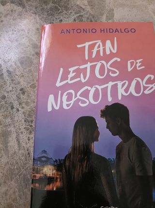 Tan cerca de ti y Tan lejos de nosotros