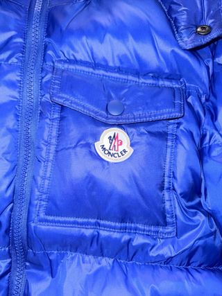 Chaqueta Moncler Azul, precio negociable 