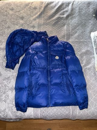 Chaqueta Moncler Azul, precio negociable 
