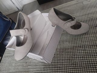 Zapatos de tacón Miss Sasha beige