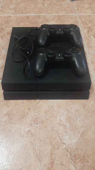 PS4 500 GB con 2 mandos