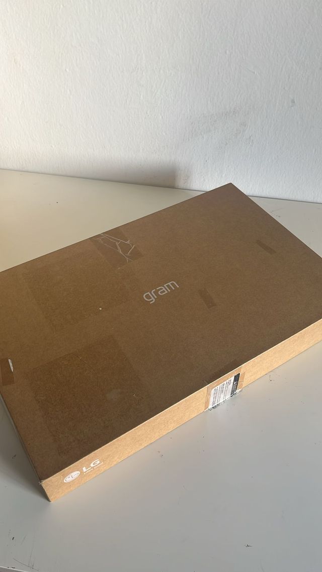 Portátil LG Gram 14Z90S-G.AA74B Blanco