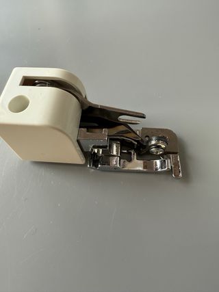 prensatelas para Singer para overlok y corta ropa