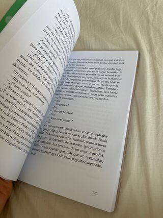 pack 4 libros, uno en Catalan 3 en castellano