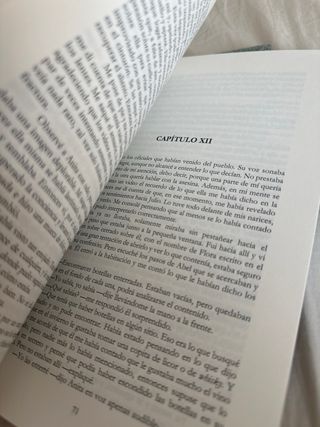 pack 4 libros, uno en Catalan 3 en castellano