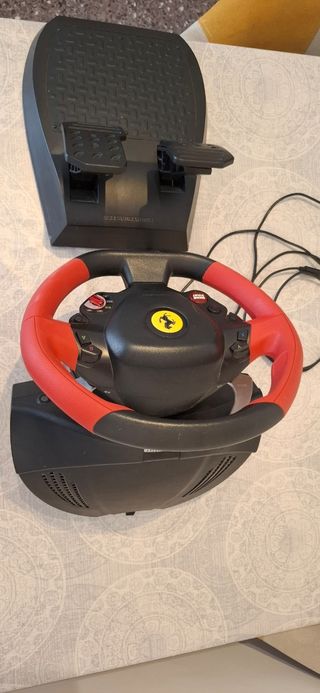 Volante y pedal Ferrari xbox