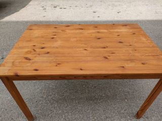Mesa de comedor de pino rectangular