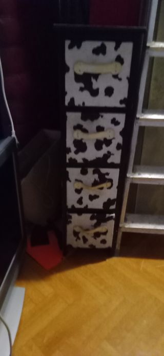Mueble cajones diseño vaca