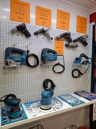 SE VENDE LOCAL Y TRASPASO NEGOCIO POR JUBILACIÓN