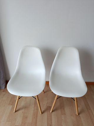 Juego de 2 Sillas Blancas