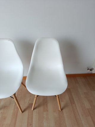 Juego de 2 Sillas Blancas