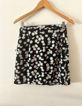 Falda pareo con estampado de margaritas