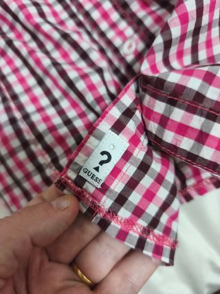 Camisa Guess cuadros rosa y negro