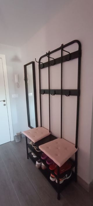 Perchero y banco con zapatero y espejo Nipasen