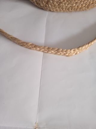 Bolso redondo de rafia