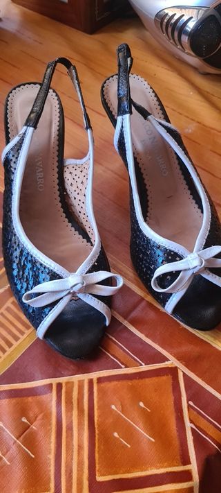 Zapatos de mujer Paco Navarro de Piel Bicolor.