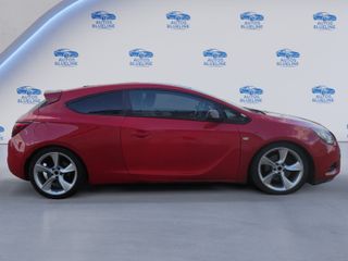 Opel Astra 2012