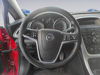 Opel Astra 2012