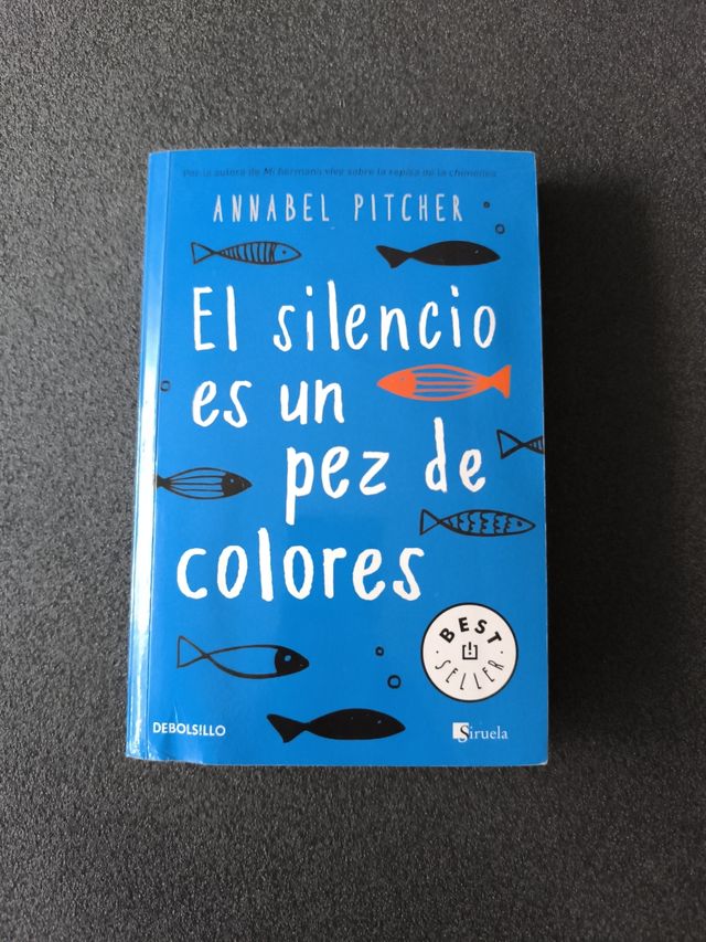 El silencio es un pez de colores