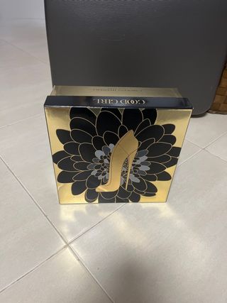 Caja Carolina Herrera Dorada  GOOD GIRL