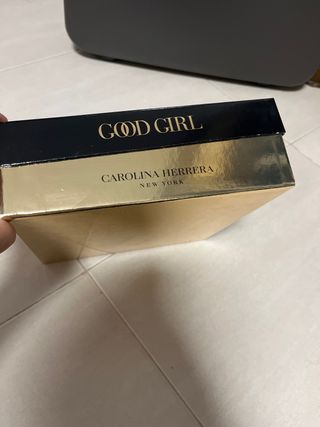 Caja Carolina Herrera Dorada  GOOD GIRL