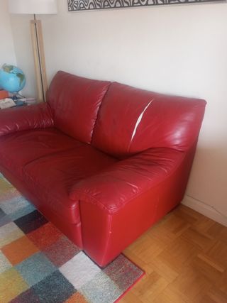Sofá de piel rojo Ikea