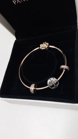Pulsera Pandora Oro Rosa con Charms.